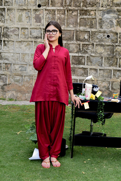 Cleo maroon linen 2-piece kurta shalwar with mandarin collar by Rang Barsay