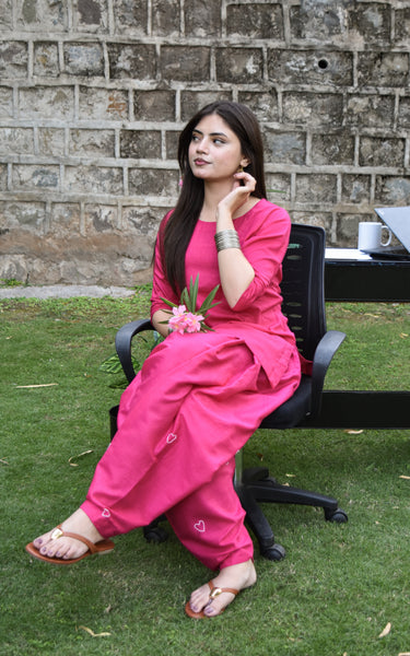 Amo fuchsia pink linen kurta with heart embroidered shalwar, 2-piece set by Rang Barsay - view 2