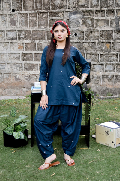 Doodle teal linen kurta shalwar with white star embroidery and lace sleeves by Rang Barsay - view 3