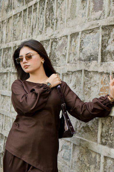 Koa chocolate brown linen co-ord set with balloon sleeves and wide-leg trousers by Rang Barsay - view 3